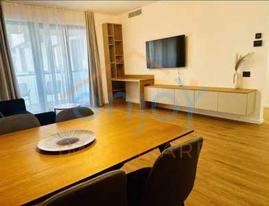 Apartament cu 2 camere, zona CENTRALA