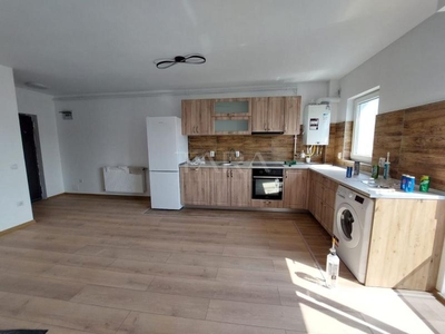 Apartament cu 3 camere de inchiriat in Floresti.