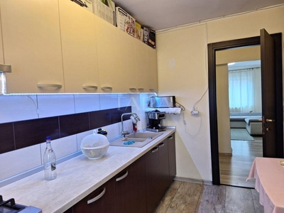 Apartament cu 4 camere de vanzare in Zorilor, zona Liceul de Informatica