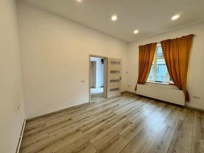 Apartament de 65 mp utili, zona Centrala (pretabil si pentru birou)