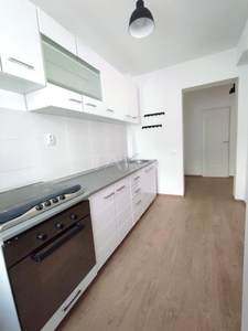 Apartament decomandat cu 2 camere in Floresti, zona Florilor