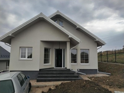 Casa 4 camere, 500 mp teren, beci, incalzire pardoseala-Valea Adanca