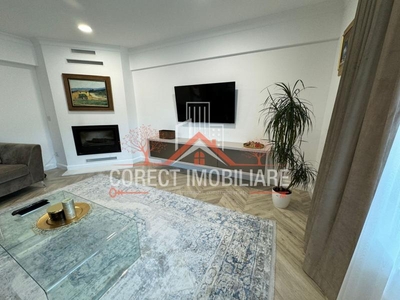 Apartament central ultramodern cu scara interioara