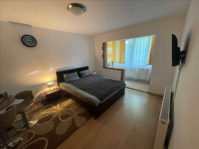 Garsoniera decomandata etajul 1, bloc de apartamente AstraPiata, Brasov