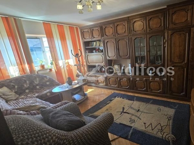 Resita, apartament 3 camere, 86 mp., decomandat, Lunca, zona Politie