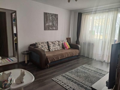 Vanzare apartament 2 camere etaj intermediar Noua, Brasov