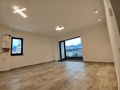 Vanzare apartament 3 camere decomandat bloc nou Noua, Brasov