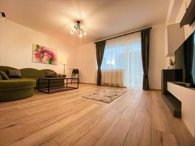 Vanzare apartament 3 camere decomandat bloc nou Tractoorul, Brasov