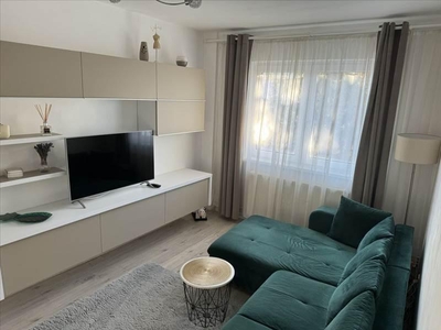 Vanzare apartament 3 camere etaj intermediar astra, Brasov