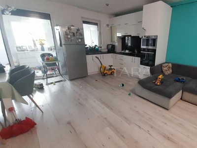 Vanzare apartament cu 2 camere in Sannicoara