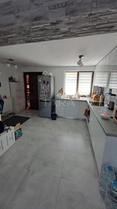 Vanzare casa tip duplex cu 5 camere in Sannicoara