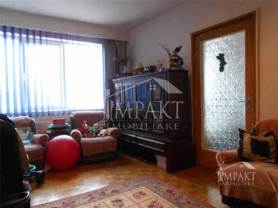 Apartament cu 3 camere decomandate, situat in zona Centrala!