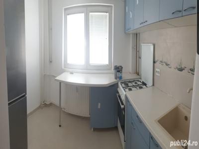 Apartament o camera renovat, modern