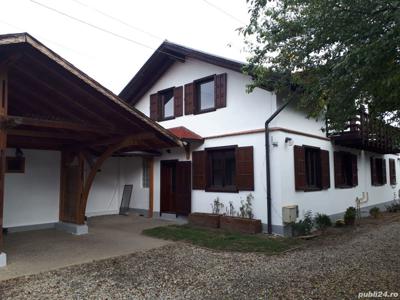 Casa duplex 3 cam 2 bai nemobilata 100 mp utili parcare curte zona semi-central Sibiu