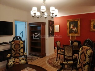 Apartament 3 camere amenajat in stil medieval, Baciu