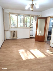 Apartament la casa in curte comuna ultacentral, Oradea