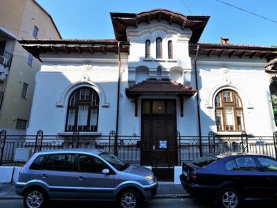 Inchiriere vila cu locuri de parcare Armeneasca