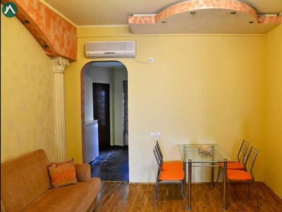 Vand apartament 3 camere Sala Palatului