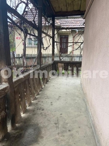 Vanzare Casa veche care necesita renovare cu 5 ari de teren
