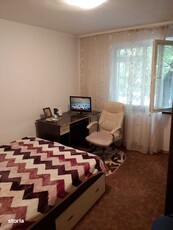 Apartament 4 camere p/8, Margeanului , semidecomandat, particular.