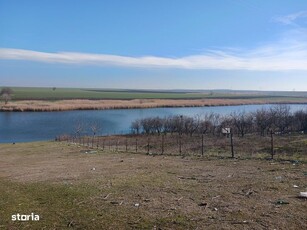 intravilan cu iesire la lac Fundulea.