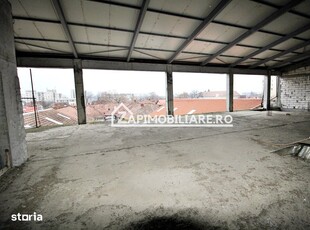 Spatiu comercial 2.800 mp.Piata Republicii,555 euro mp