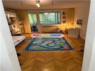 Apartament 2 camere, renovat, mobilat, vedere Parc IOR, Cinema Gloria