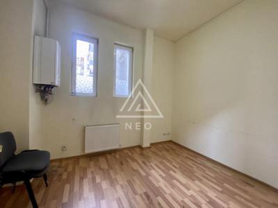 Apartament cu 3 camere spre vanzare pe Horea.