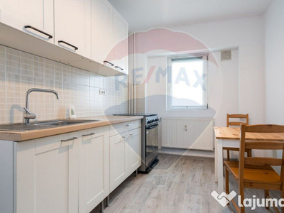 Apartament cu 3 camere de vânzare în zona Iancului