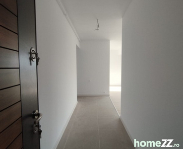 Apartament cu balcon+centrala proprie|racordat total