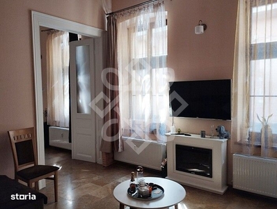 Apartament ultracentral cu 2 camere de vanzare in Oradea
