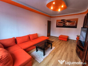 Apartament 2 camere, etaj 1, recent renovat si izolat, zona Spital 700