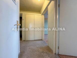 Apartament 2 camere in Deva, zona Piata centrala, Str. Mihai Viteazu, decomandat, 49mp, etaj 3, lift...