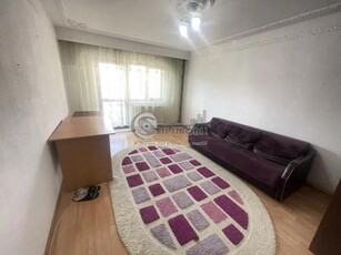 Apartament 3 camere- Zona Tg. Cucu- 650 Euro neg.