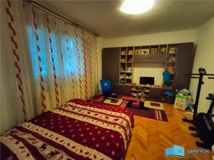 Apartament 4 camere, D, etaj intermediar, Tatarasi, 130.000 EURO neg de vanzare