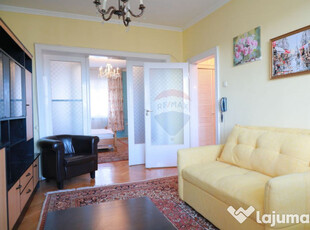 Apartament cu 3 camere de închiriat în zona Ultracentral