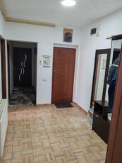 Apartament de 3 camere zona GARII