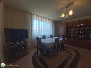 Apartament etaj 1(la casa), zona Baritiu