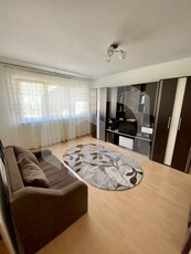 Apartament/ Garsoniera zona Cedonia- Etaj 1/bucatarie separata