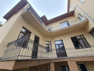 Oportunitate de investitie - Cladire de birouri 12 camere - zona Centrala