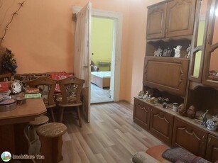 Schimb apartament zona centrala, cu casa