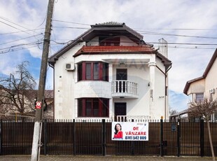 Vanzare casa cu 5 camere si piscina in zona Crisan, Timisoara