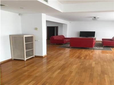 APARTAMENT CU LIVING GENEROS, TERASA SI GARAJ, LANGA PARCUL HERASTRAU