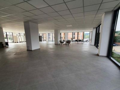 Spatiu comercial, open space, 330 mp, suprafata vitrata 90%