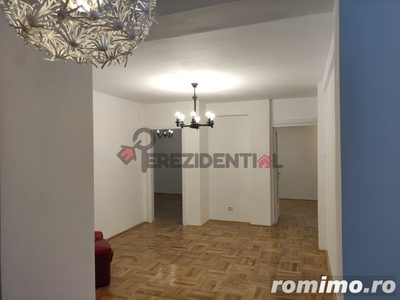 Apartament 3 camere, Demisol inalt in casa, Stefan cel Mare/Dinamo