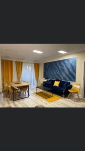 Apartament 3 camere,2 bai,2 balcoane zona centrala,Floresti