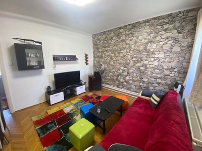 Apartament in Vila - Decebal - Curte 118 mp