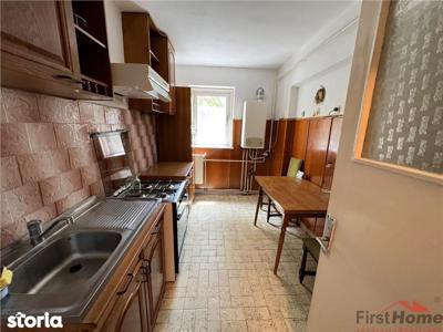 Apartament 4 camere, etaj 1, 80mp , zona Centrala - Liber -