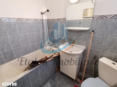 Apartament 3 camere, semidecomandat, et 4, Maratei