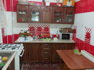 Apartament 2 camere Piata Victoriei, 2 camere in casa cu curte comuna